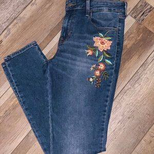 Old Navy Rockstar Floral Embroidered Skinny Jeans- Size 8